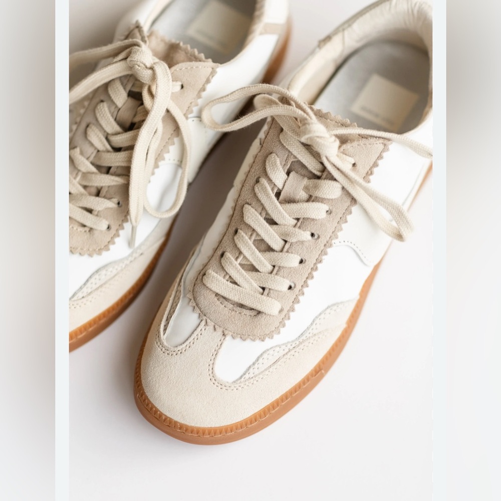 Women’s Casual Lace-Up Sneakers in Beige and White